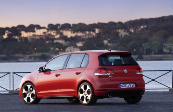 Seiten- / Heckaufnahme des Golf GTI VI