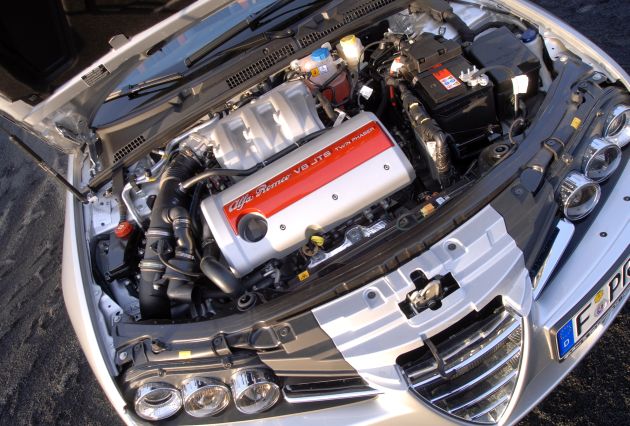 Alfa Romeo Spider:
Alfa Romeo Spider