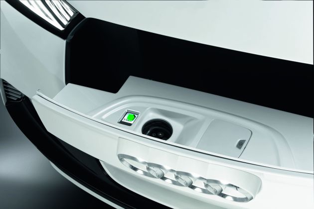 Audi A2 Concept:
F110147