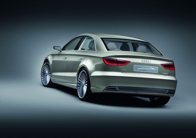 Audi A3 e-tron:
S110005