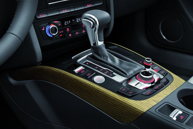 Audi A5 Cabriolet:
A5C110023