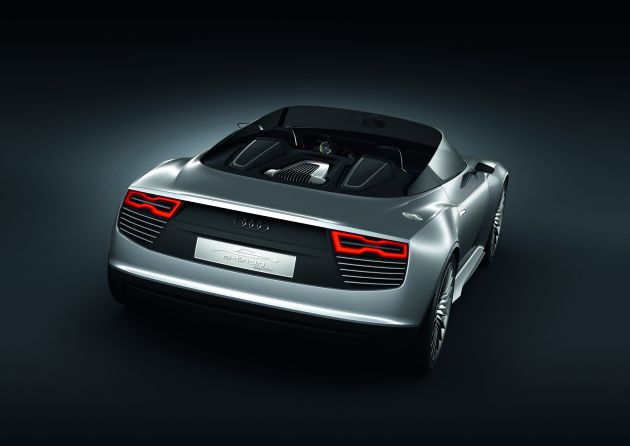 Audi e-tron Spyder:
P100003