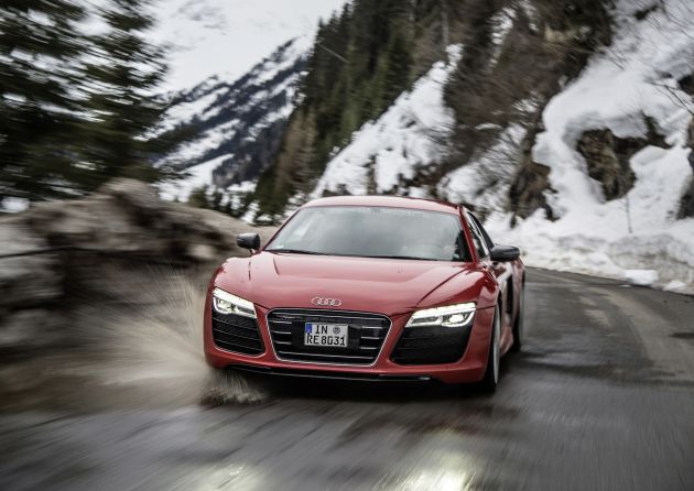 Audi R8 e-tron:
Audi R8 e-tron