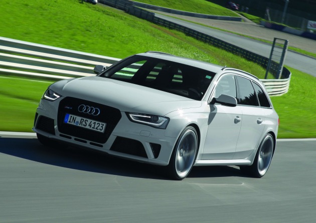 Audi RS4 Avant:
Audi RS4 Avant