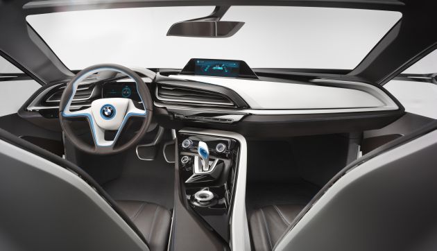 BMW i8 Concept:
P90081736