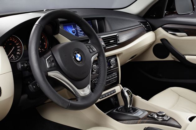 BMW X1:
BMW X1