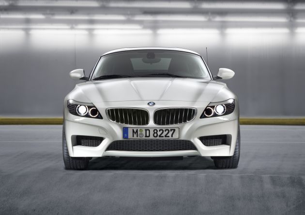 BMW Z4 sDrive 35is:
P90054115