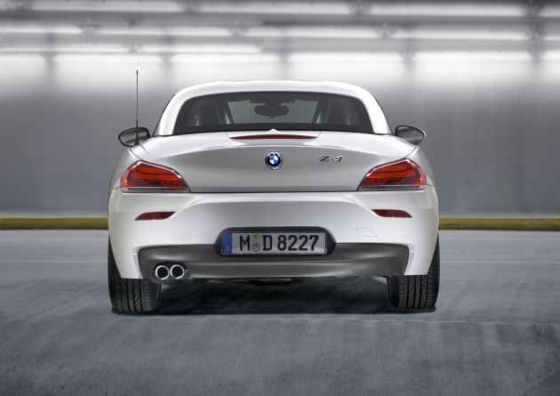BMW Z4 sDrive 35is:
P90054117