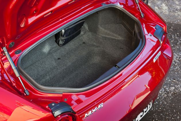 Mazda MX-5:
Mazda MX-5