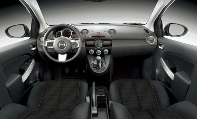 Mazda2 neu:
Mazda2
