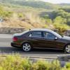 Die Profil-Aufnahme zeigt den Mercedes-Benz E 300 BlueTec HYBRID, Limousine Elegance, (W 212), 2012, Lack: Dolomitbraun metallic, Ausstattung: Leder Exclusiv Seidenbeige/Espresso