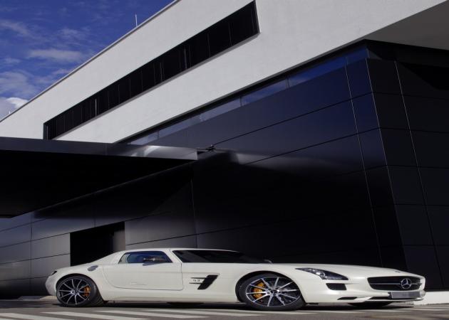 Mercedes-Benz SLS AMG GT Roadster:
SLS AMG GT