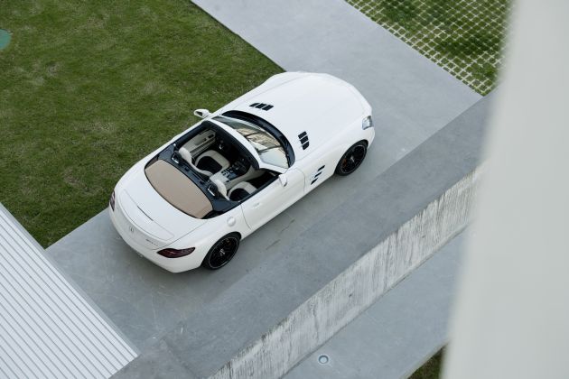 Mercedes-Benz SLS AMG Roadster:
SLS AMG Roadster