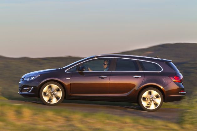 Opel Astra Sports Tourer:
Opel Astra Sports Tourer