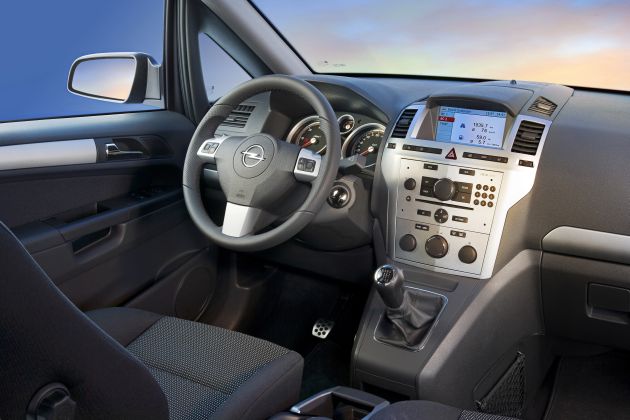 Opel Zafira II:
Opel Zafira