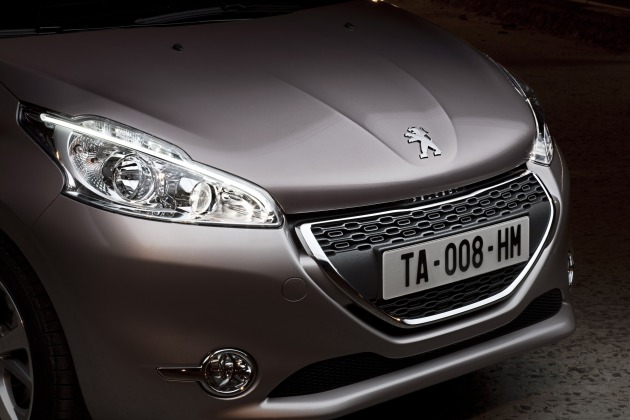 Peugeot 208:
Peugeot 208 11