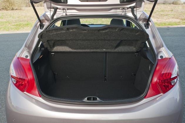 Peugeot 208:
Peugeot 208