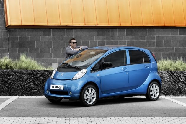 Peugeot iOn:
Peugeot iOn