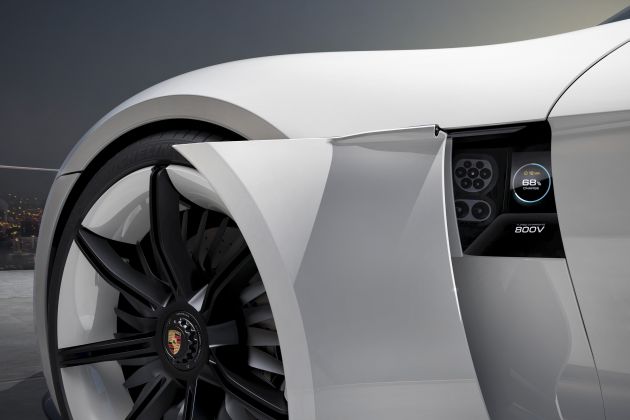 Porsche Konzeptstudie Mission E:
Porsche Konzeptstudie Mission E