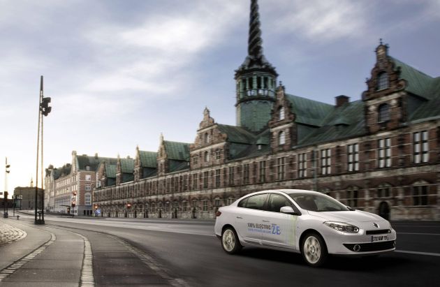 Renault Fluence Z.E. Concept:
Renault Fluence Z.E. Concept
