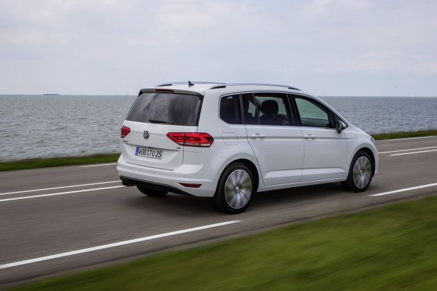 VW Touran :
VW Touran 