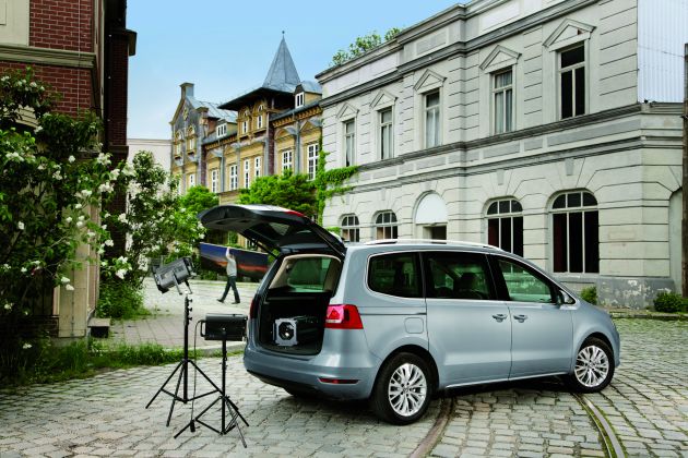 VW Sharan Van:
DB2010AU00704