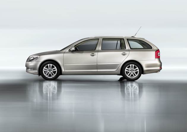 Skoda Octavia Combi:
Skoda Octavia Combi