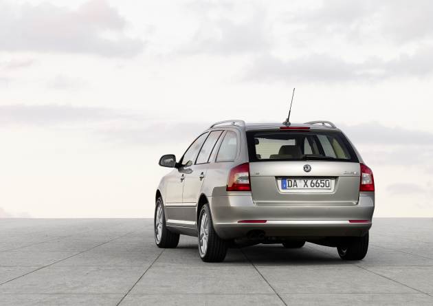Skoda Octavia Combi:
Skoda Octavia Combi