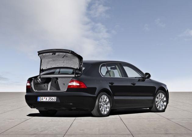 Skoda Superb :
Skoda Superb 