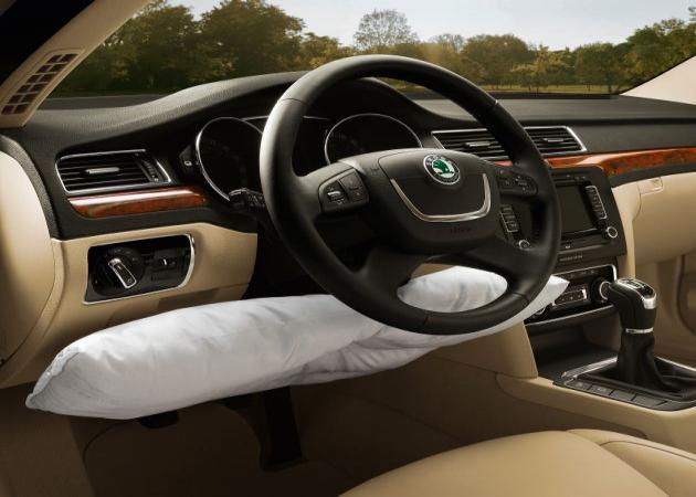 Skoda Superb :
Skoda Superb 