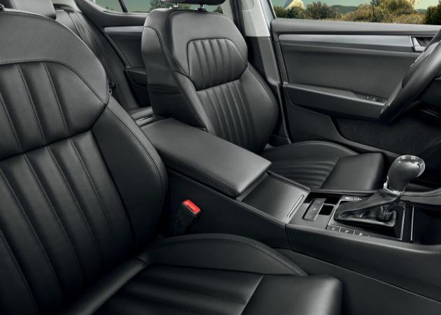 Skoda Superb Combi :
Skoda Superb Combi 