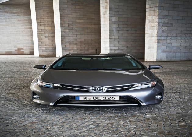 Toyota Auris:
Toyota Auris