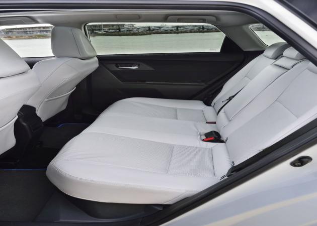 Toyota Auris Touring Sports:
Toyota Auris Touring Sports