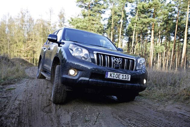 Toyota Lancruiser:
Toyota Lancruiser