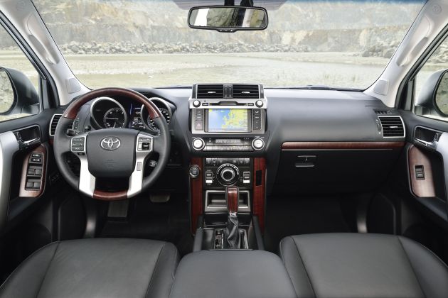Toyota Land Cruiser:
Toyota Land Cruiser