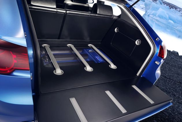 VW Concept A:
DB2006AU00330