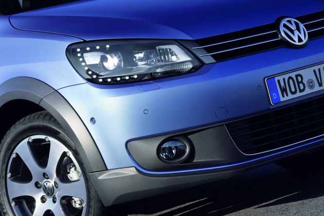VW CrossTouran :
DB2010AU00993