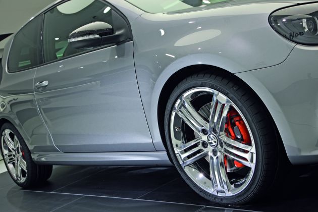 VW Golf R Studie :
DB2011AU00288