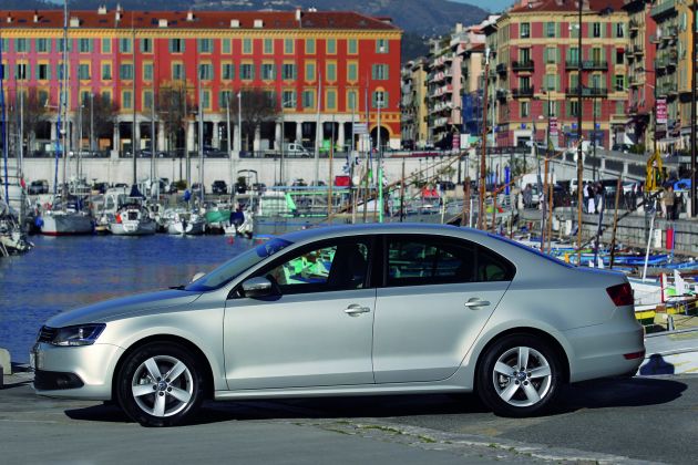 VW Jetta:
DB2011AU00145