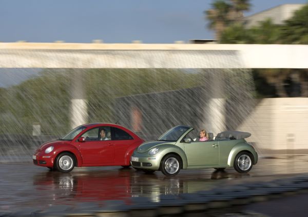 VW New Beetle:
8-bit RGB flat IBM byte order uncompressed TIFF file, 4992x3328 pixels (16.64x11.09 inches) @ 300.00 pixels/inch, written by Adobe Photoshop CS