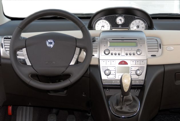 Lancia Ypsilon:
Lancia Ypsilon
