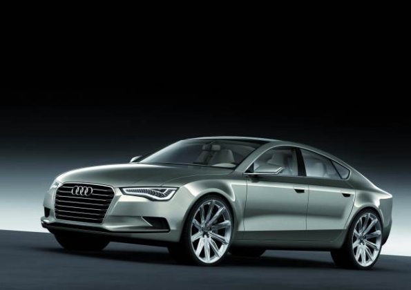 Front- / Seitenansicht des Audi Sportback Concept: Die Studie erregte bei der Vorstellung wegen ihres gefälligen Designs Aufsehen. 