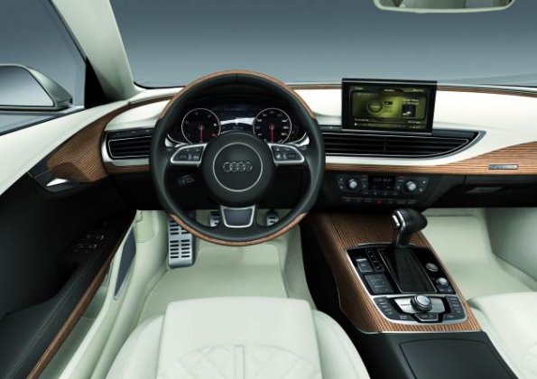 Ein Blick auf das Cockpit im Audi Sportback Concept, aus der Sicht des Fahrers