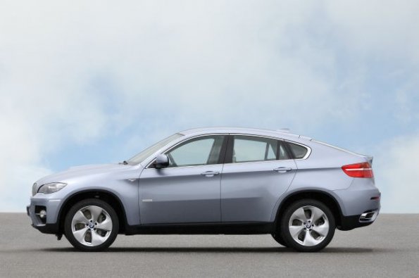 Seitenansicht des BMW X6 Active Hybrid