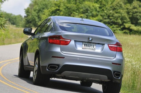 Heckansicht des BMW X6 Active Hybrid