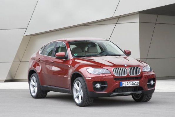 Front- / Seitenansicht des BMW X6