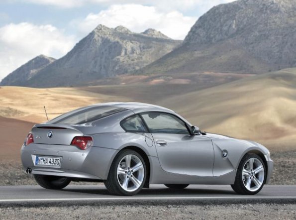 Heck- / Seitenansicht des Roadsters BMW Z4.