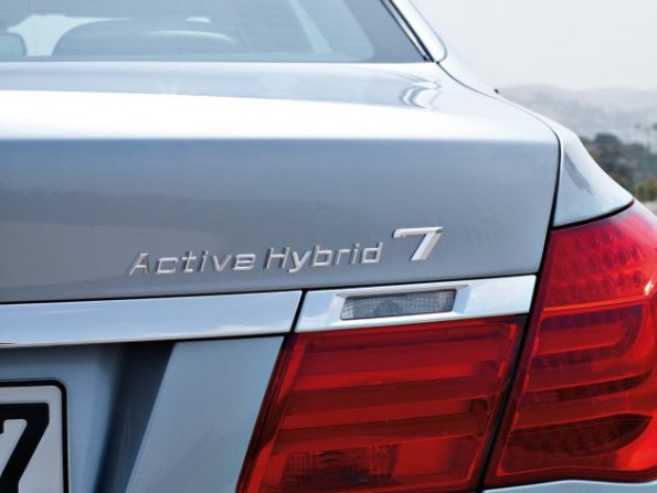 Das BWM Active Hybrid 7-Label