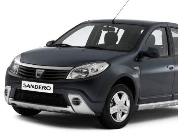 Der Dacia Sandero mit SUV Styling Kit in der Front- / Seitenansicht 