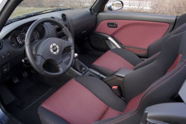 Die Sitzreihe im Daihatsu Copen